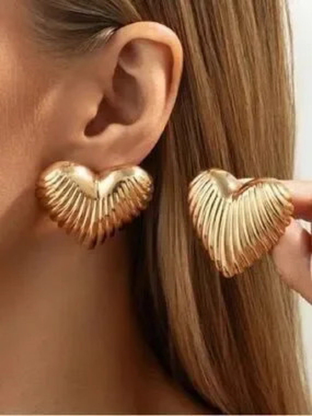 Anthropologie Gold Tone Ribbed Heart Stud Earrings